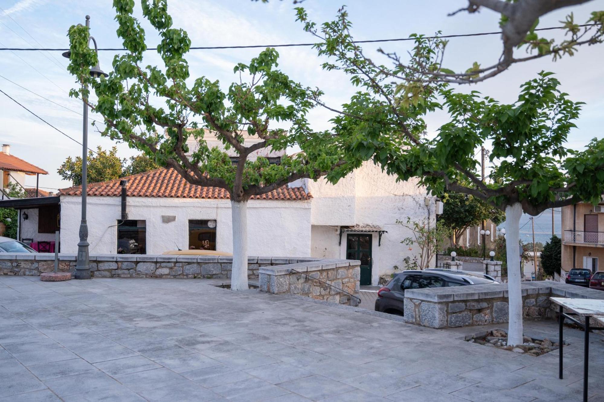 Memories Gytheio Villa Bagian luar foto